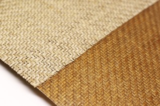 The photo shows a light-brown, rigid fabric (left) as well as the same type of fabric with a shiny surface and more intensive coloration (right).